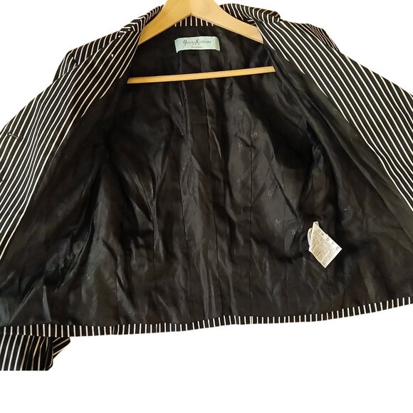 GUESS Black & White Stripe Jacket (NWOT) - Picture 4 of 8